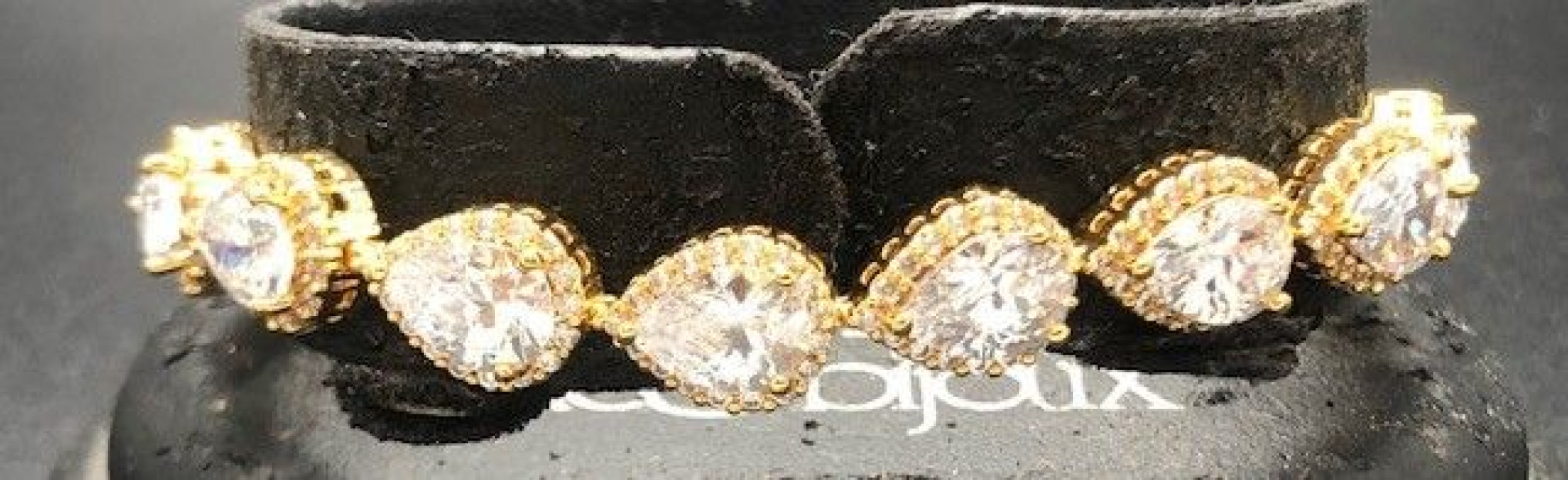 Pulsera dorada cristal y circonitas