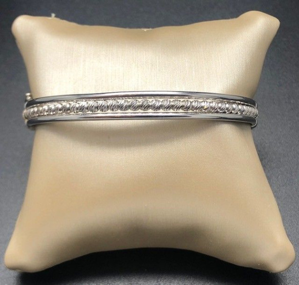Pulsera plata rígida