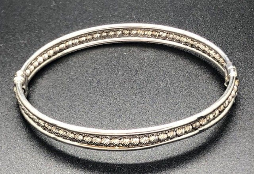 Pulsera plata rígida